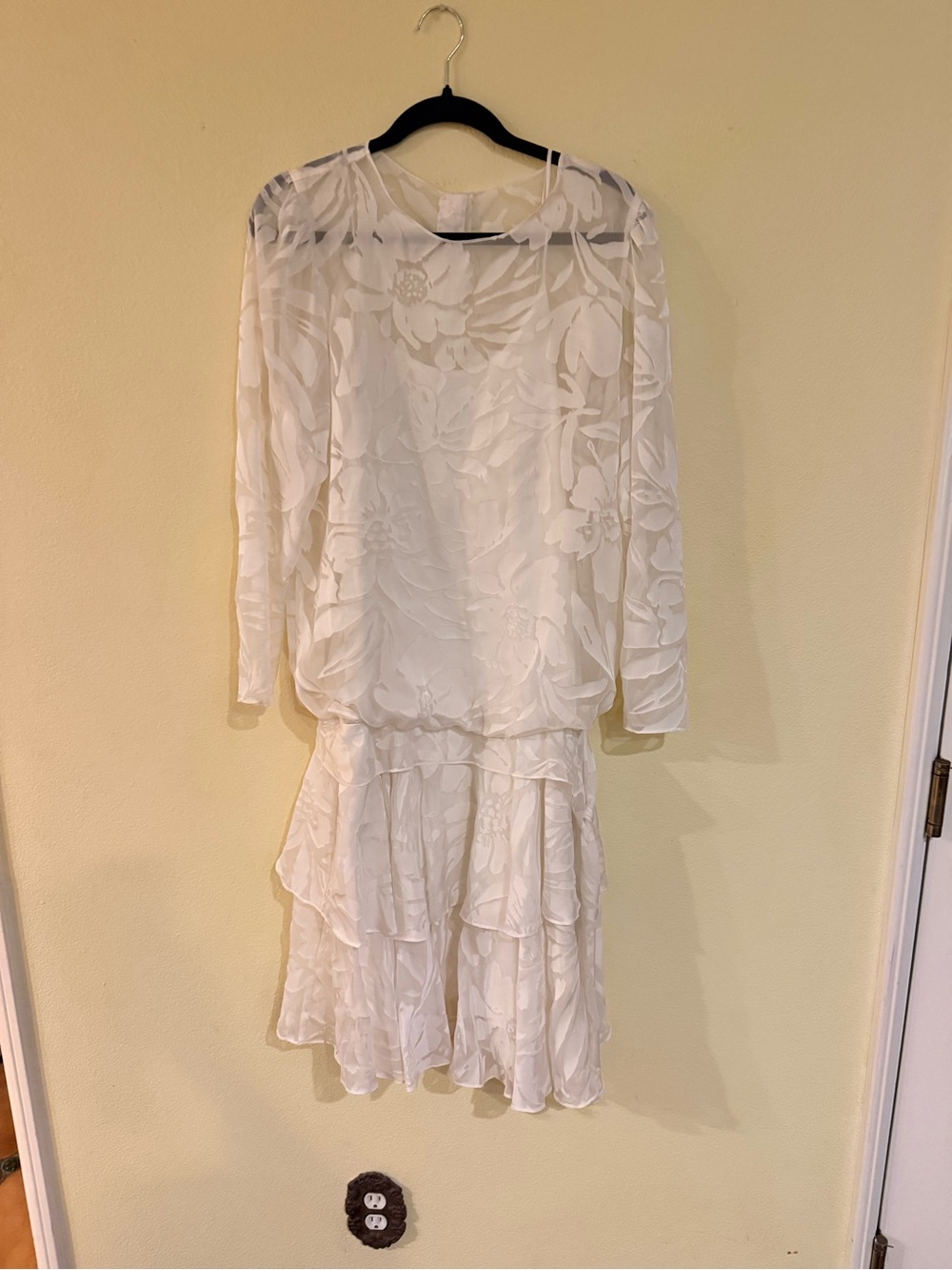 White Floral Sheer Long-Sleeve Tiered Dress by Samantha Black  lined